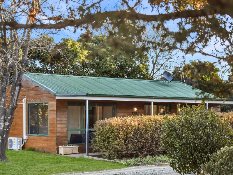 2 Bedroom Cottage Close to the Bungendore Village