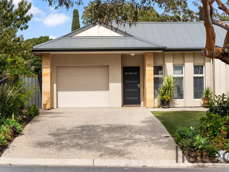 Executive level residence + Solar + Burnside council