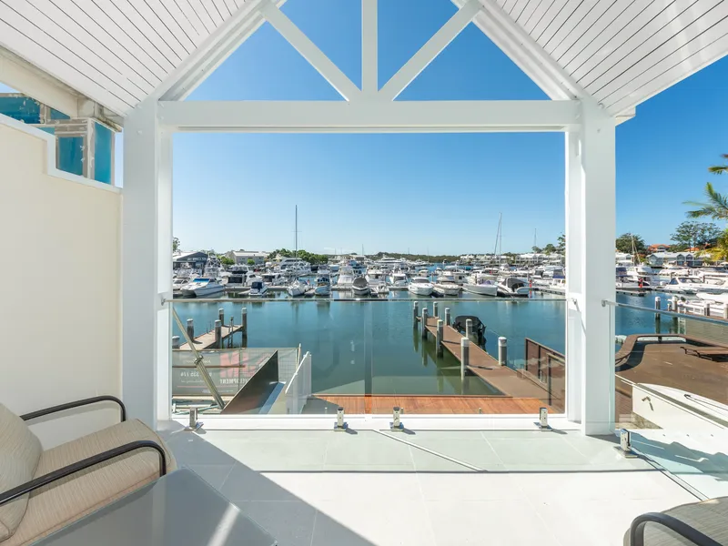 Refurbished with a  Prime Aspect & Position 