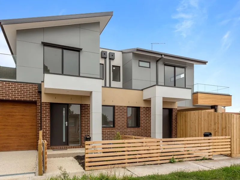 STUNNING BRAND NEW TWO STOREY TOWNHOUSE