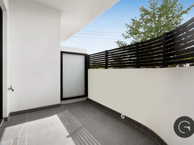 Natural Light And Luxury In Alexandra Apartments 