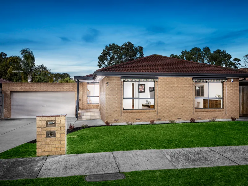 Well-Presented Family Home in a Quiet Court Location!