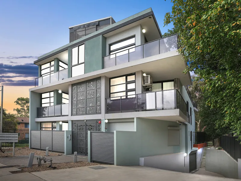 Luxurious North East Facing Apartment