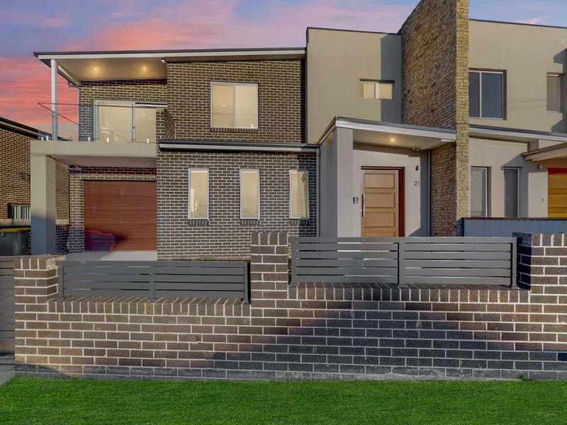 Impressive family duplex with private outdoor entertaining