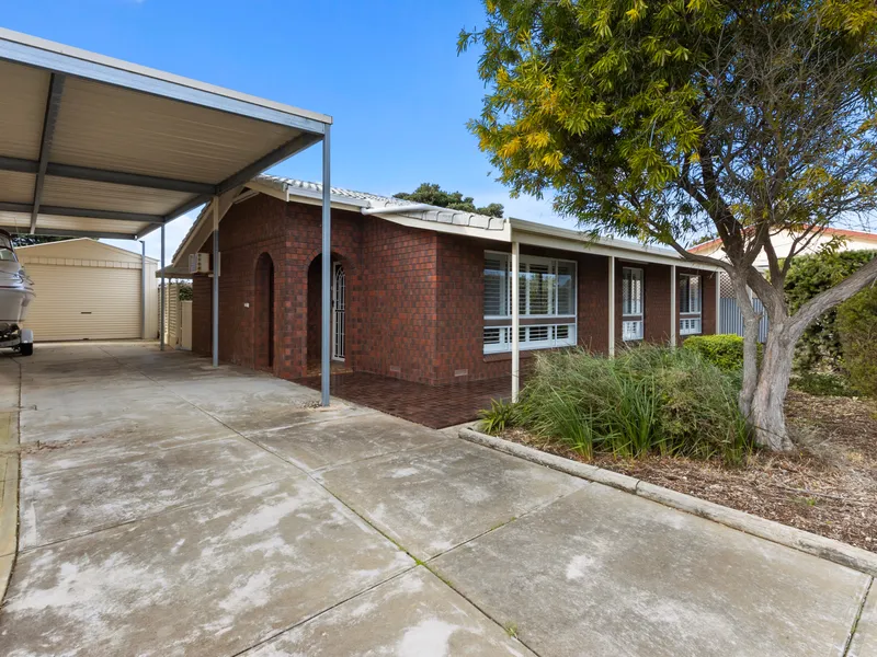 Immaculate and Modern Brick Veneer Home in Great Location