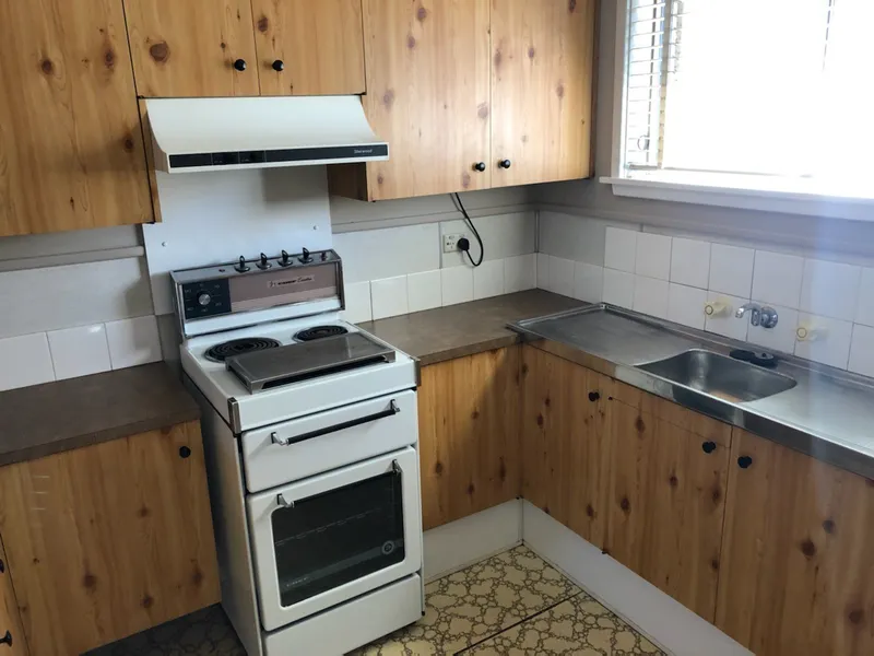 SOUTH TAMWORTH- Tidy One Bedroom Unit