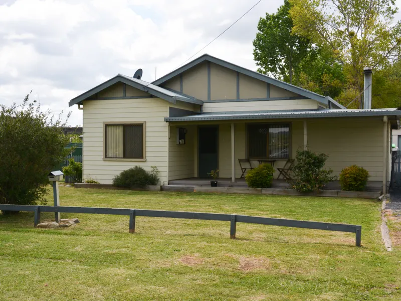 GREAT FAMILY HOME ON 1/2 ACRE