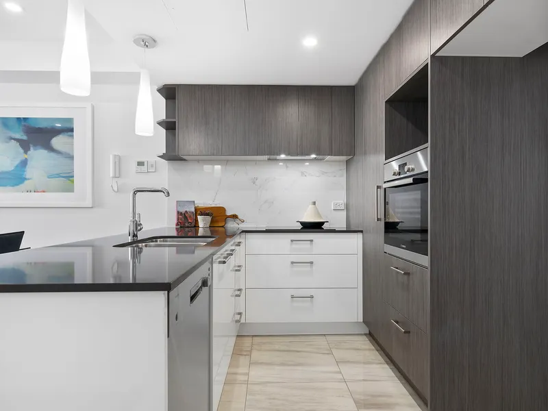 VIEWS TO POOL & TROPICAL GARDENS