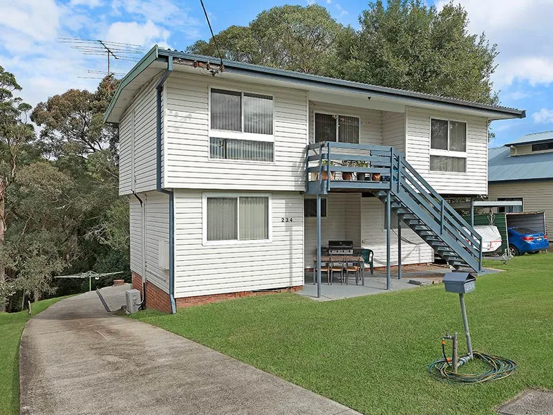 POTENTIAL DUAL INCOME OR JUST A GREAT FIRST HOME OR INVESTMENT - LOADS OF OFF STREET PARKING, GREAT OUTLOOK