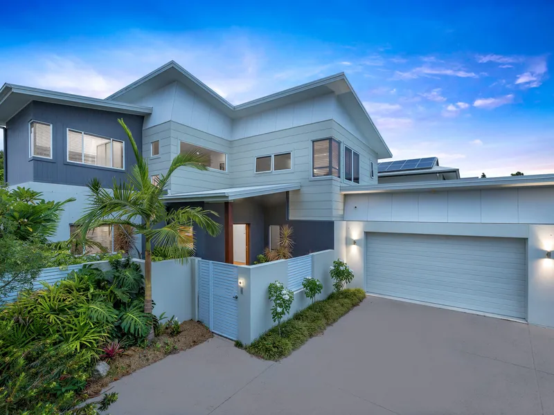 Rare Opportunity - big block, top location, quality contemporary dual-living