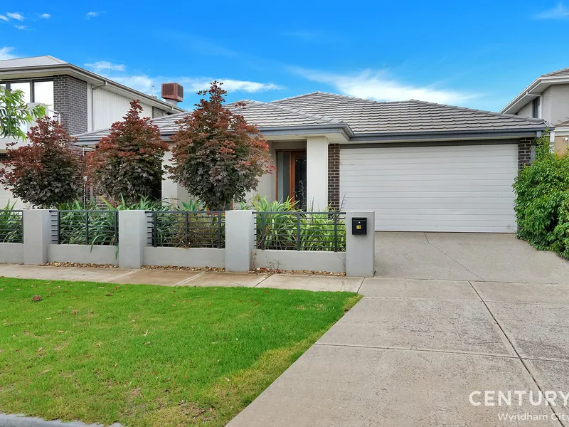 STUNNING EX DISPLAY IN ELEMENTS ESTATE