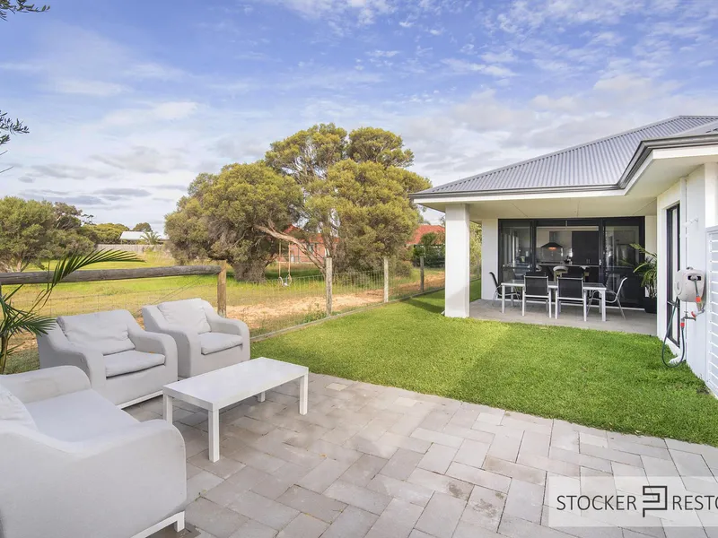 Only 600m Walk to the Beach