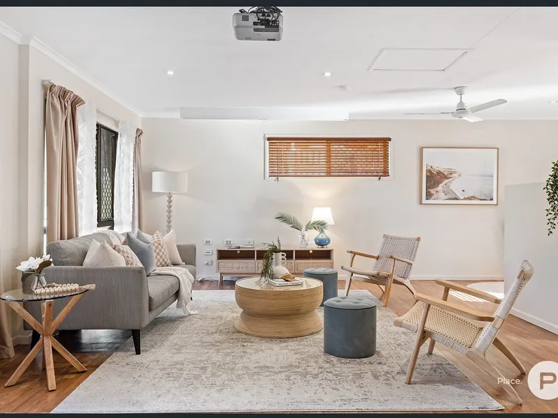 Three bedroom lowset in the heart of Belmont!