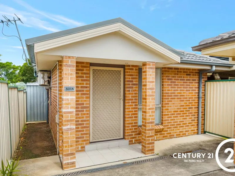 Stylish & Modern 2-Bedroom Granny Flat in the Heart of Greenfield Park