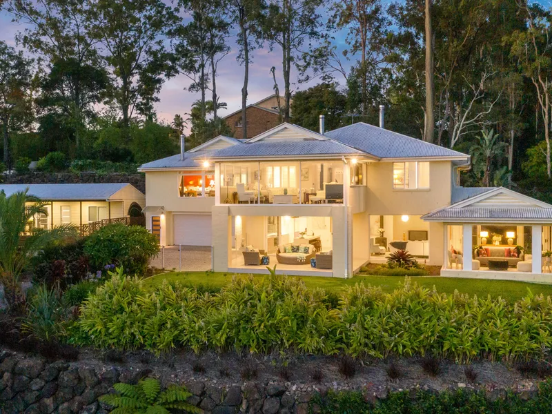 DISTINGUISHED LANDMARK MANSION ON TOP OF THE WORLD WITH BREATHTAKING GOLD COAST VIEWS