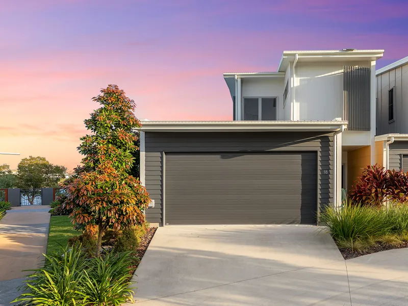 Outstanding Luxury, Waterfront Living