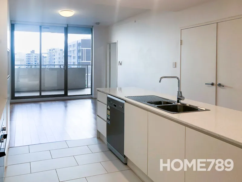 LUXURIOUS 2 BEDROOM APARTMENT AVAILABLE!