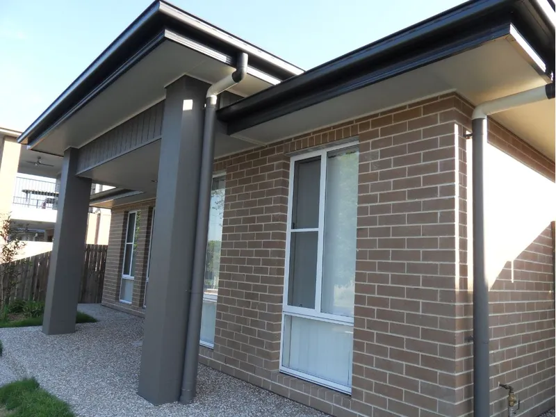 STYLISH FAMILY HOME!