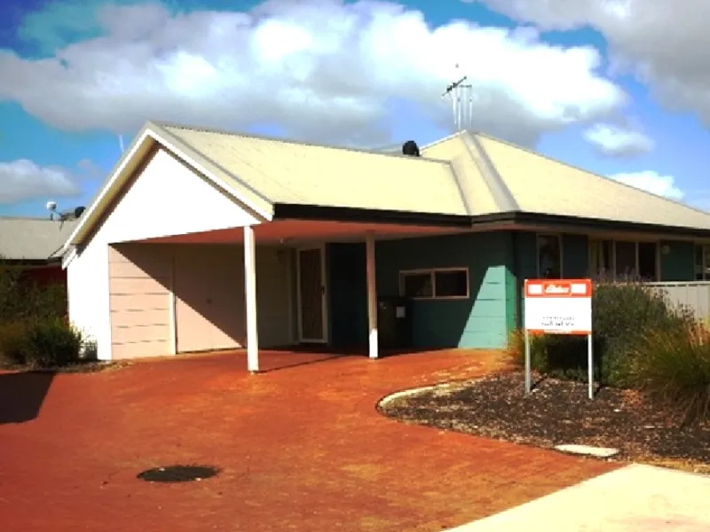 User friendly residence. Inspect and make an offer.