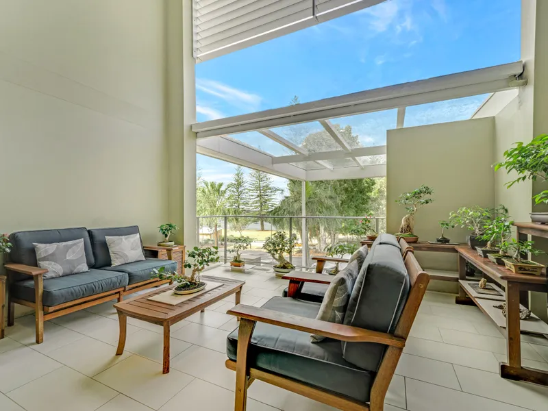 Luxury Apartment in the Heart of Scarborough.