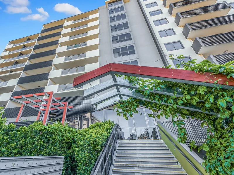Penthouse Apartment- Quick Sale Wanted!
