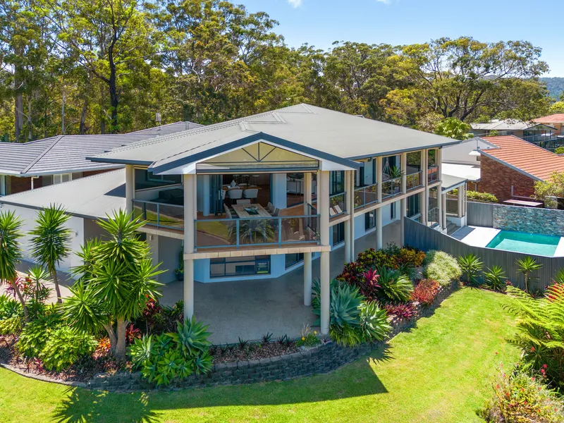 Stunning entertainers home with ocean views