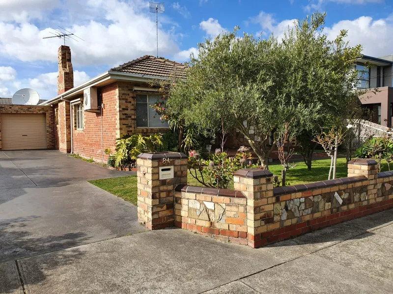 VERY SPACIOUS HOME IN A GREAT LOCATION