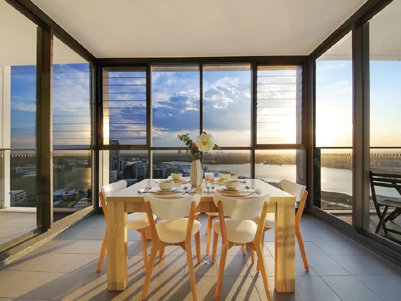 14 Floors| UNFURNISHED | Winter Garden | Luxury Design | Close to transport | Onsite Building Manager | Large lush garden | Onsite retail precinct|
