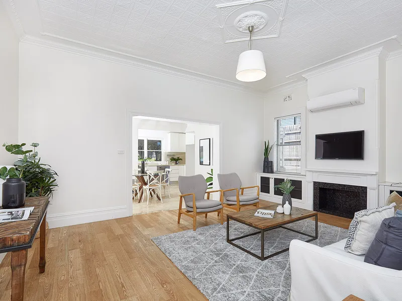 House-like semi with large north facing backyard