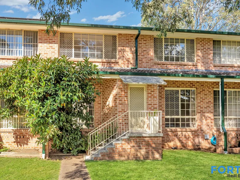 4 Bedrooms + Formal Lounge + Family/Study Room!!!