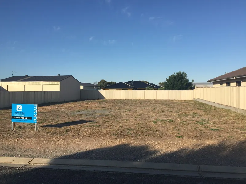 REDUCED to SELL!! - Location on Lakin