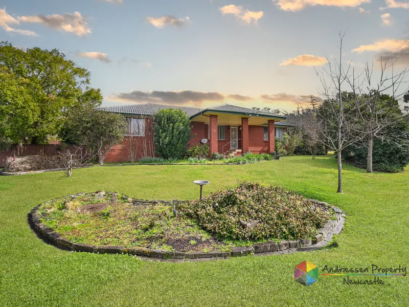 Large family home only minutes from Lake Macquarie