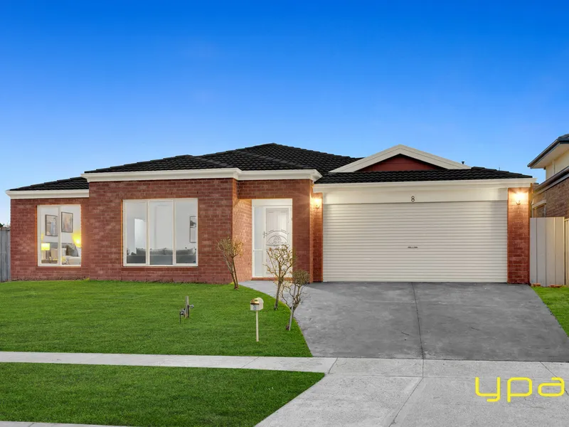 Family Home with 4 Living Areas, 4 Bedrooms in Highly Sought After Area