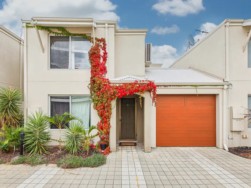 TOWNHOUSE IN MIDLAND