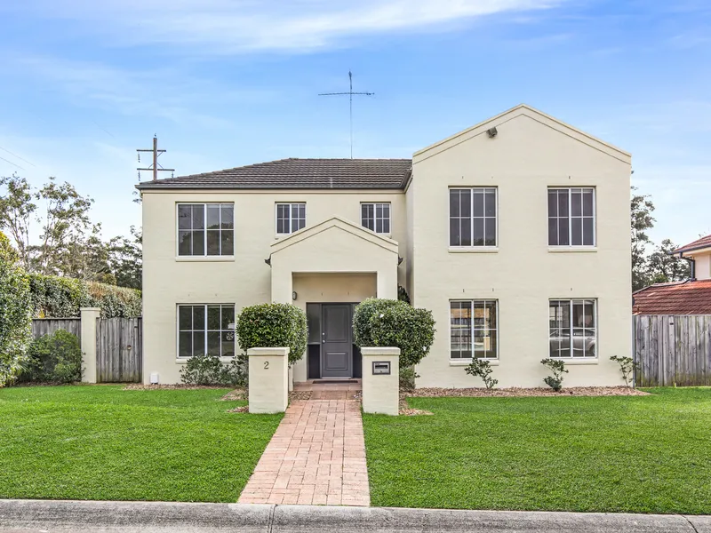 Triple Garage and Superbly Located