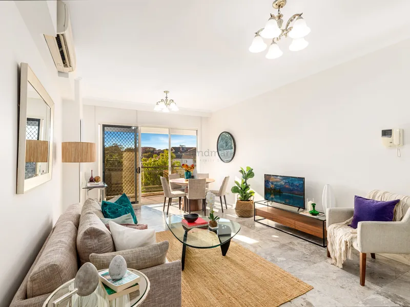 Private Retreat in Tranquil Waterside Setting