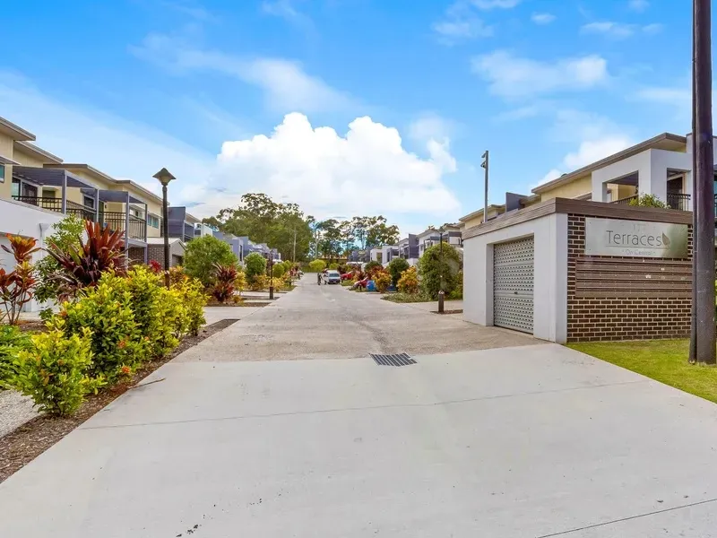 Take one or both of townhouses with excellent location!!