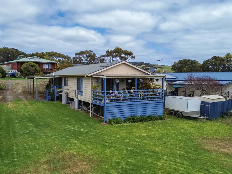 Relax and Enjoy the Golfing Lifestyle!