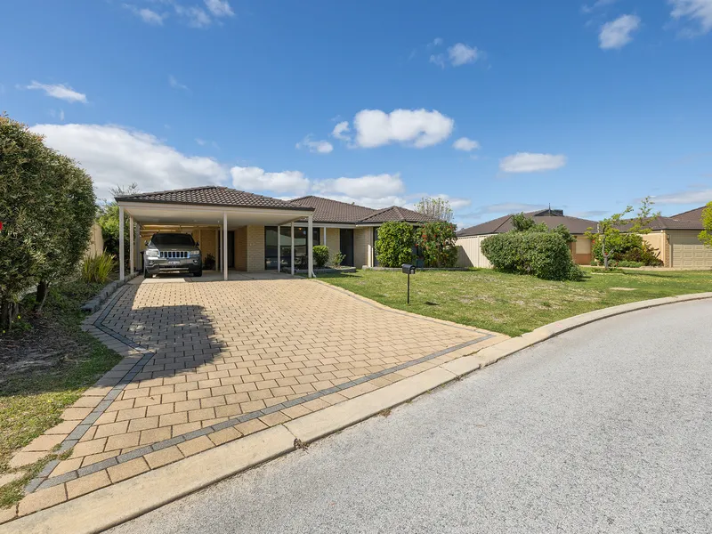 Prime Family Haven: Spacious, Modern, and Perfectly Located