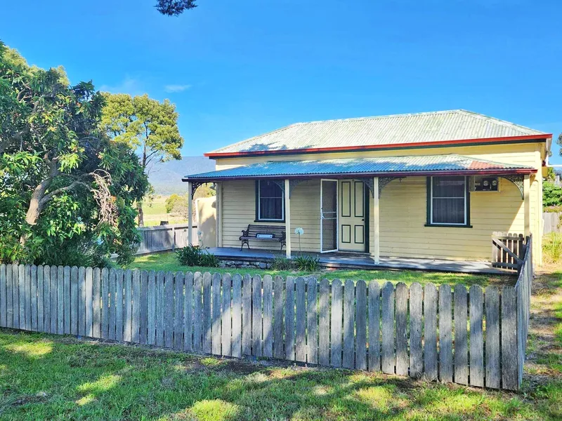Historic Falmouth Cottage