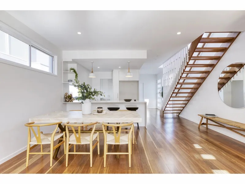 Villa in sought after Florida Gardens - Semi Furnished