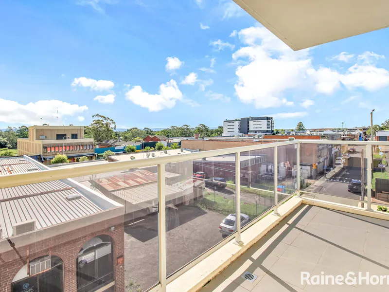 Two Bathrooms, Two Balconies, Too Good!