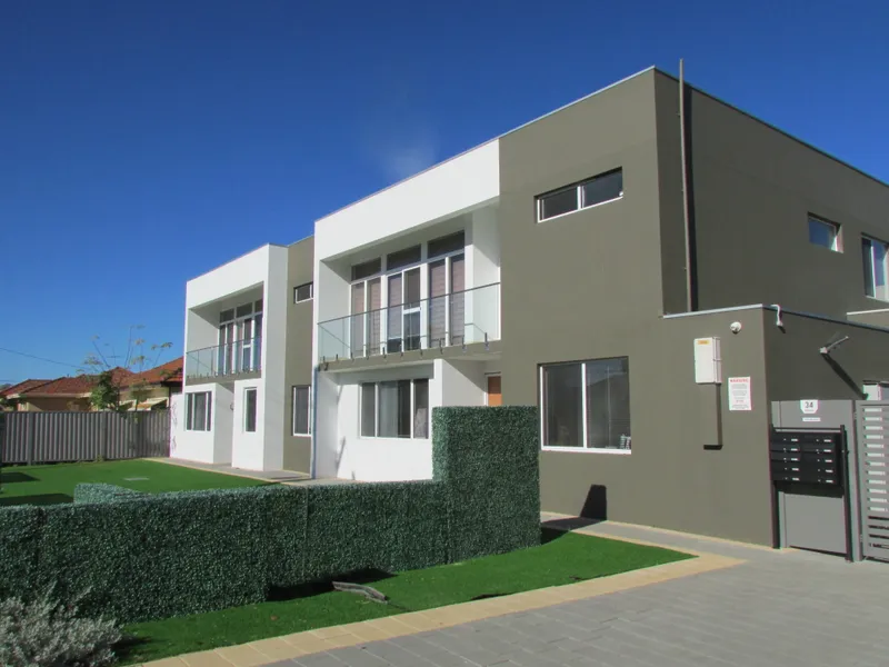 CHOICE OF 8 UNITS OR 2 TOWNHOUSES WITH GYM ON SITE SELLER wants this sold