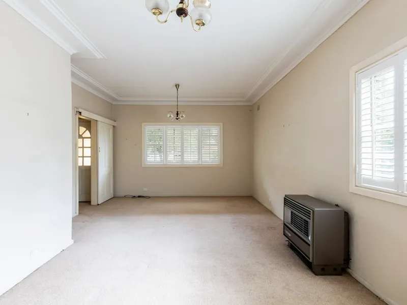 Unfurnished home, 6 month lease