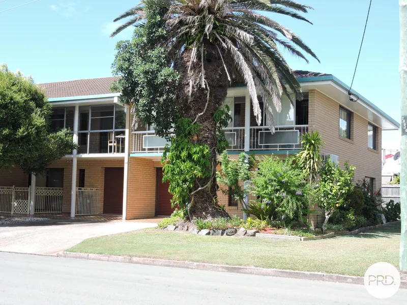 2 BEDROOM UNIT CLOSE TO SHOPS