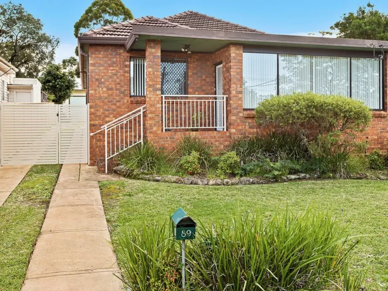 SOLID 4 BEDROOM HOME WITH TRIPLE GARAGE