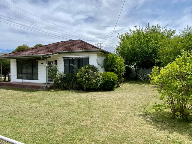 3 bedroom, corner allotment, large block