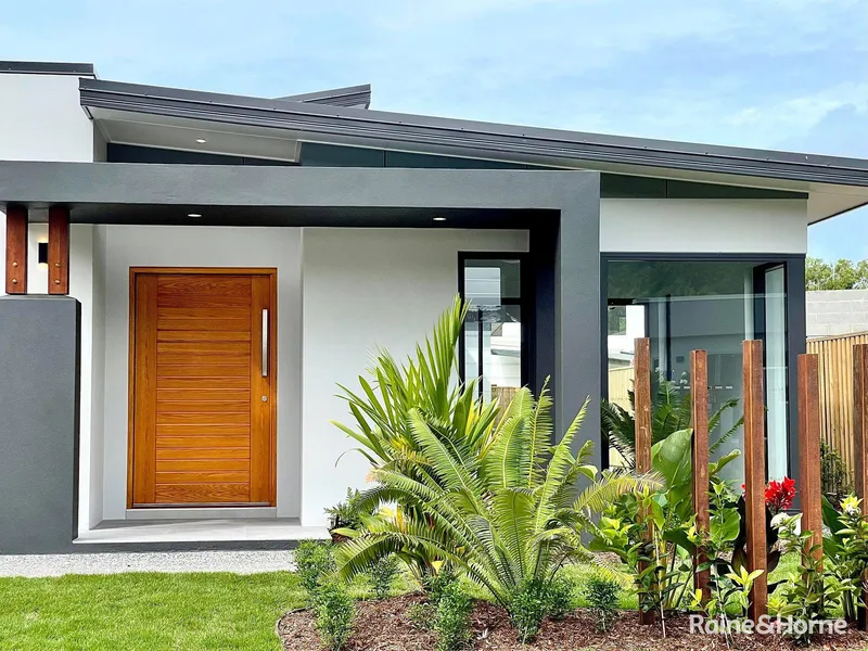 BRAND NEW IN PALM COVE