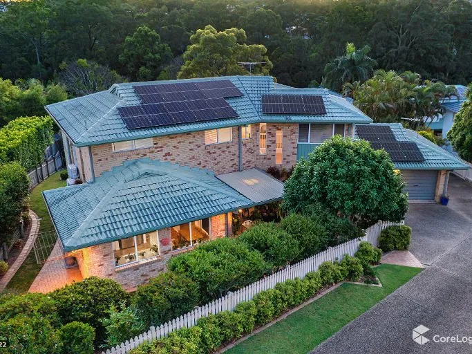 Huge 5BR Home @ heart of Aspley