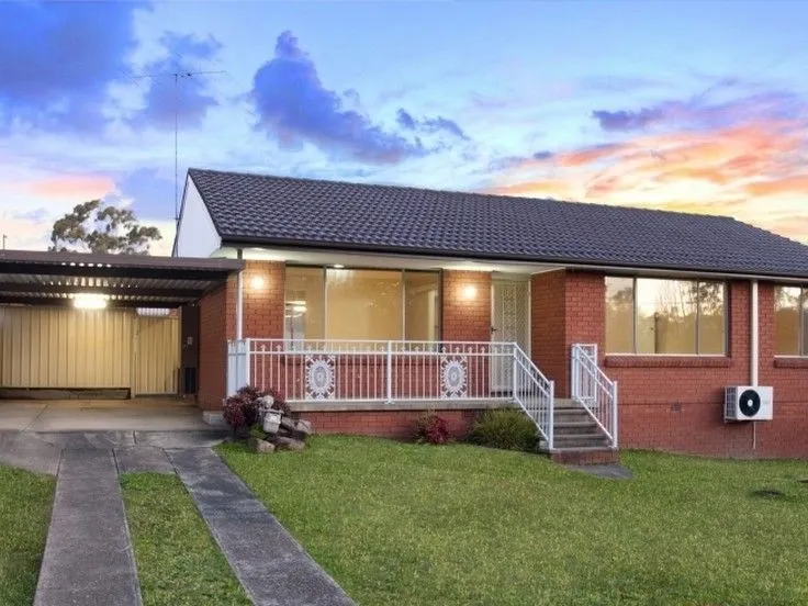 Spacious Three-bedroom House in a Convenient Family-friendly Neighbourhood